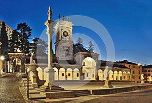 Piazza LibertÃÂ  di sera udine